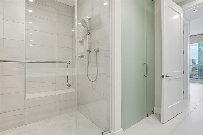 Building Photo - 275 1st Ave S