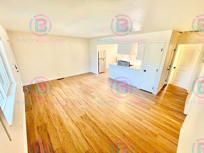 Building Photo - Charming 2-Bedroom 1 Bath Fenced Backyard with Patio