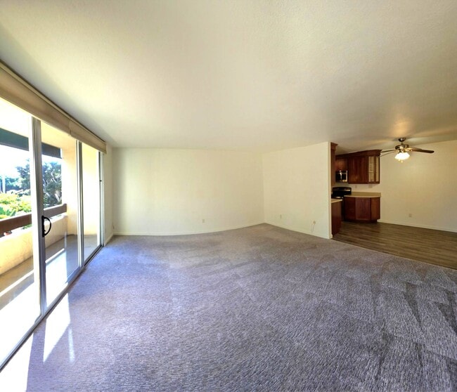 Building Photo - 6455 La Jolla Blvd