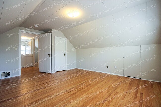 Building Photo - 1612 NE 62nd Ave