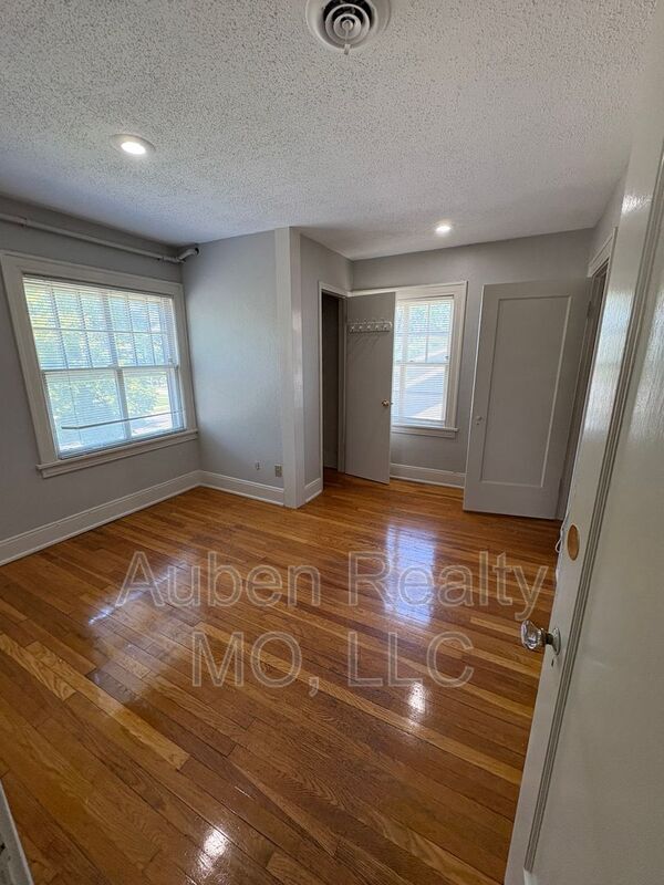 Building Photo - 5311 Rockhill Rd