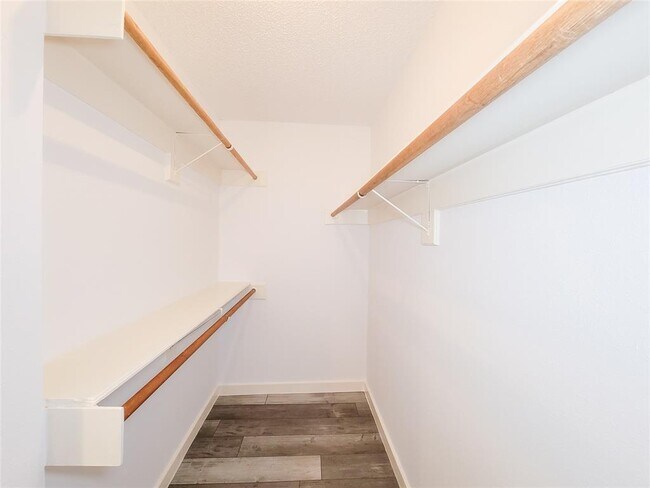 Building Photo - 13838 Walnut Hollow Ln