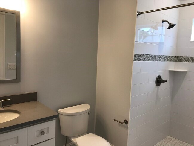 Building Photo - 33 Melbourne Ave