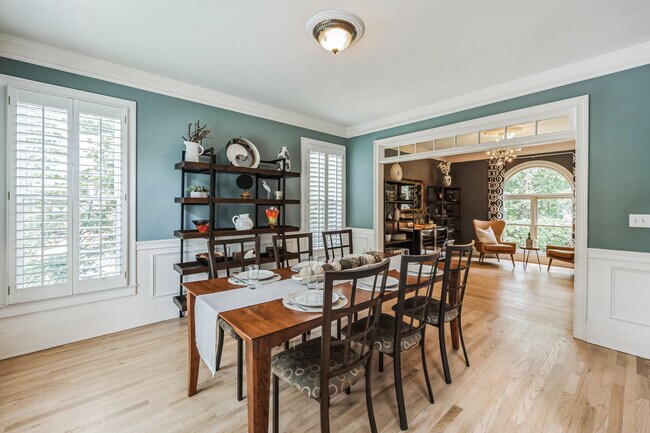 Dining room - 510 Newburgh Way