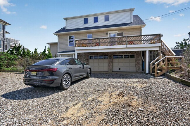 Building Photo - 1521 Ocean Ave