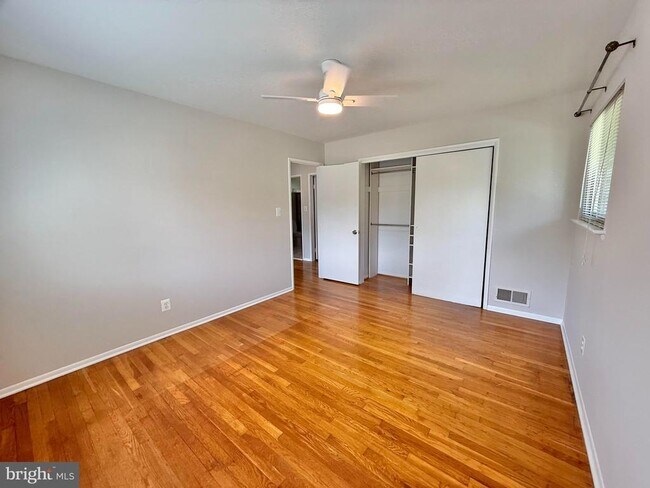 Building Photo - 7700 Glenister Dr