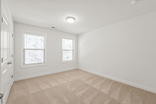 Building Photo - Beautiful Home in Prime Ballantyne Location