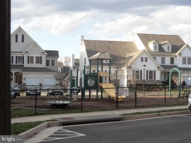 Building Photo - 4613 Hummingbird Ln