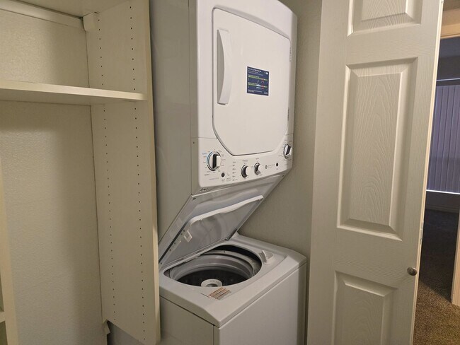 Building Photo - 1st FULL MONTH RENT FREE!!! VERY NICE & AFFORDABLE 2 BED / 2 BATH CONDO – W/D, PATIO, POOL!