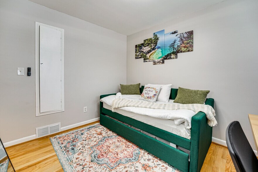 Building Photo - 31730 Coronet Dr