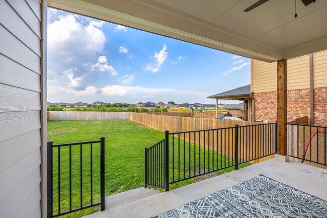 Building Photo - 8706 Hidden Oaks Dr