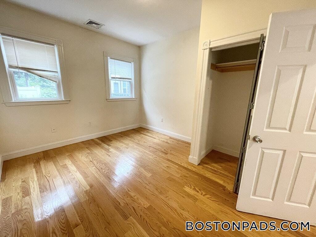 Building Photo - 98 L St