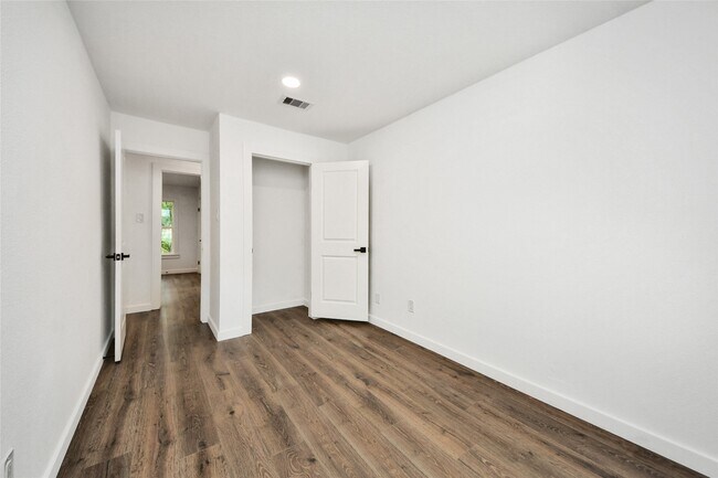 Building Photo - 33 Kittiwake Ct