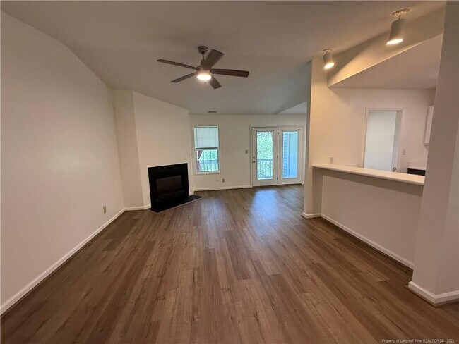 Building Photo - 259 Waterdown Dr