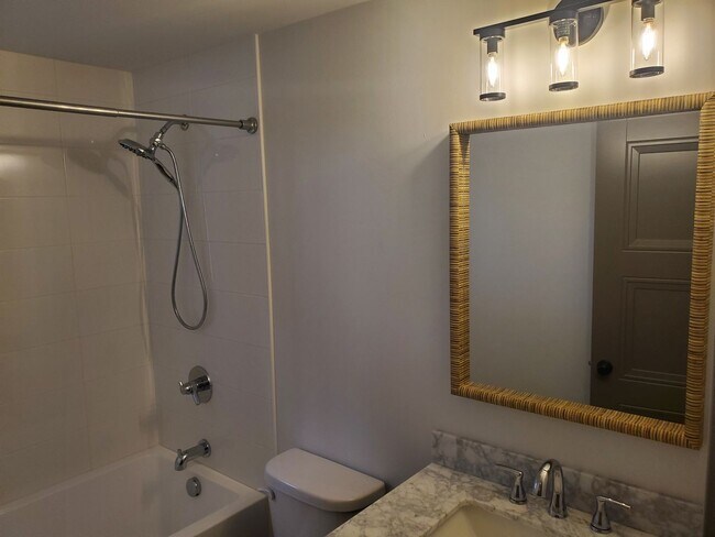 Building Photo - Beautiful 4BR/2BA South Spokane Home