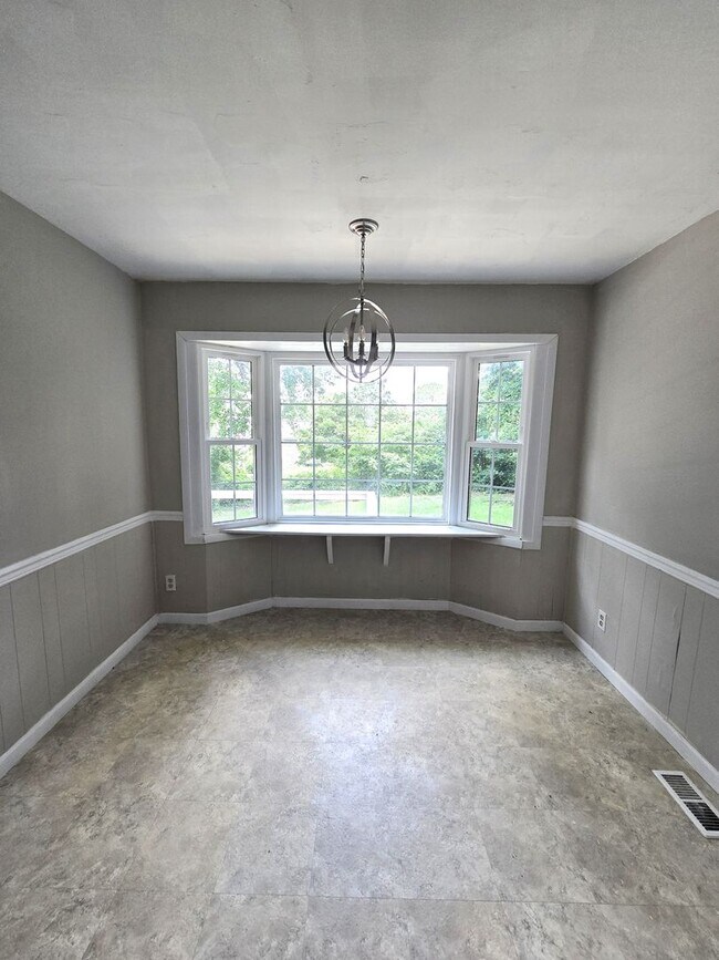 Building Photo - 6004 Shearwater Dr