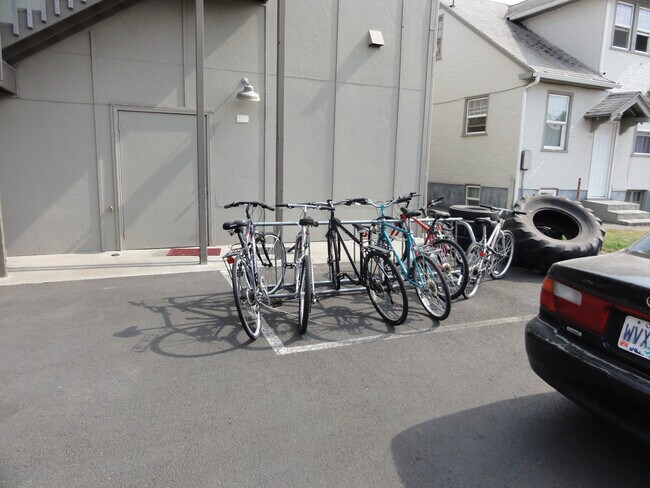 Building Photo - 315 E Main St