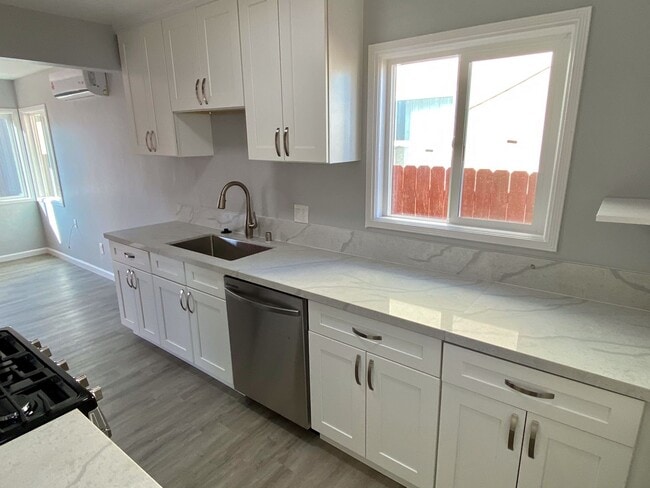 Building Photo - 4581-4585 32nd Street