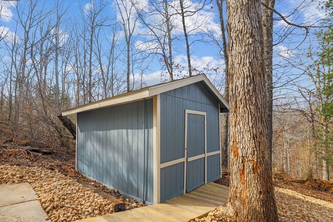 Building Photo - 39 Salen Ln
