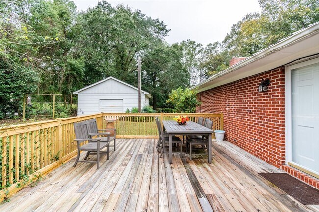Building Photo - 3 Bedroom Home in Convenient Location