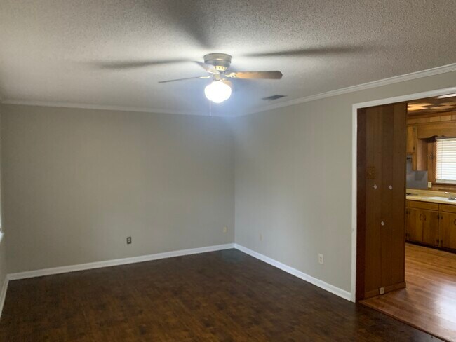 Building Photo - 506 Zetterower Rd