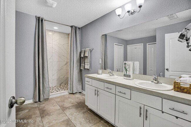 Building Photo - 7070 Sandle Dr