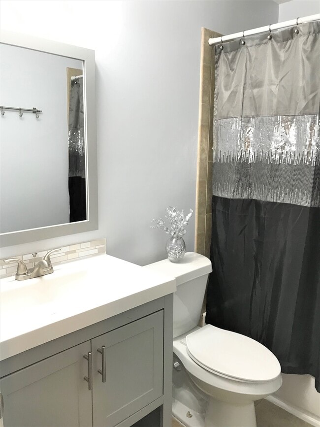 Building Photo - Parsons Pointe