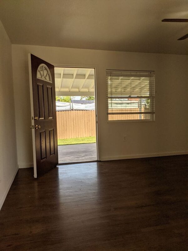 Building Photo - 15411 Fernview St