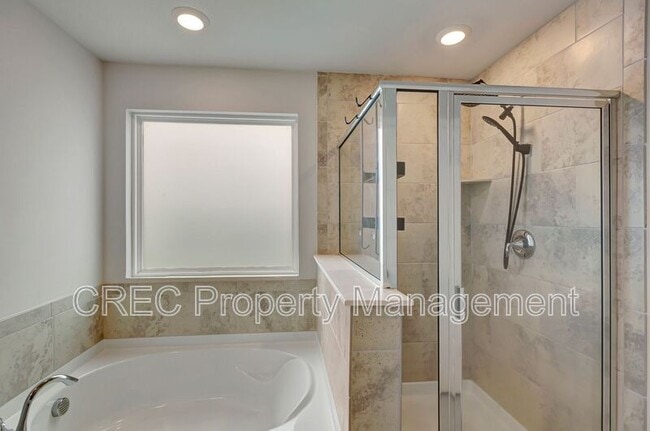 Building Photo - 270 Firewheel Ct