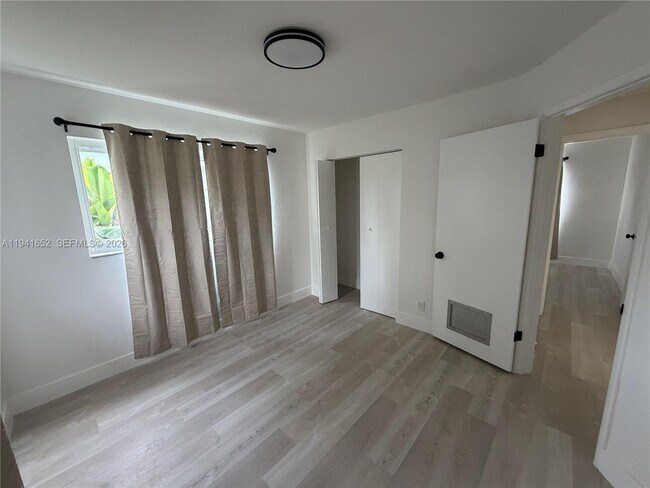 Building Photo - 3581 SW 13th Ct