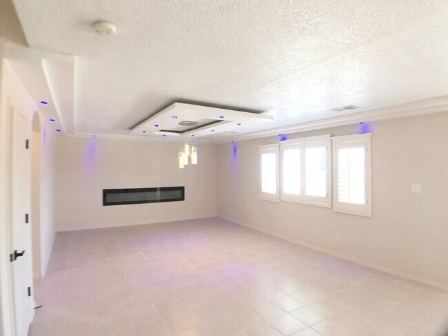 Building Photo - Don't Miss Out! Spacious 3 Bed, 2.5 Bath Home in Los Lunas – Open Layout & Prime Location