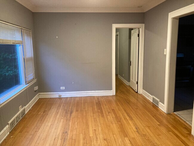 Building Photo - 1620 East Ave