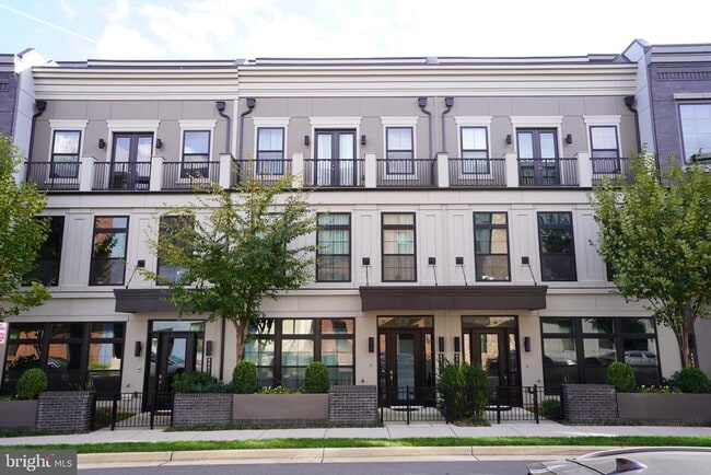 Primary Photo - 44655 Provincetown Dr