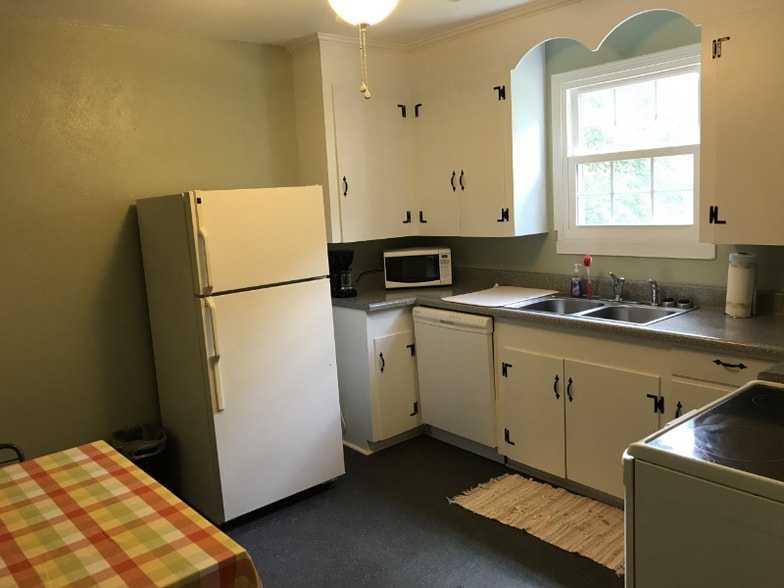 Building Photo - 1506 Northwood Cir