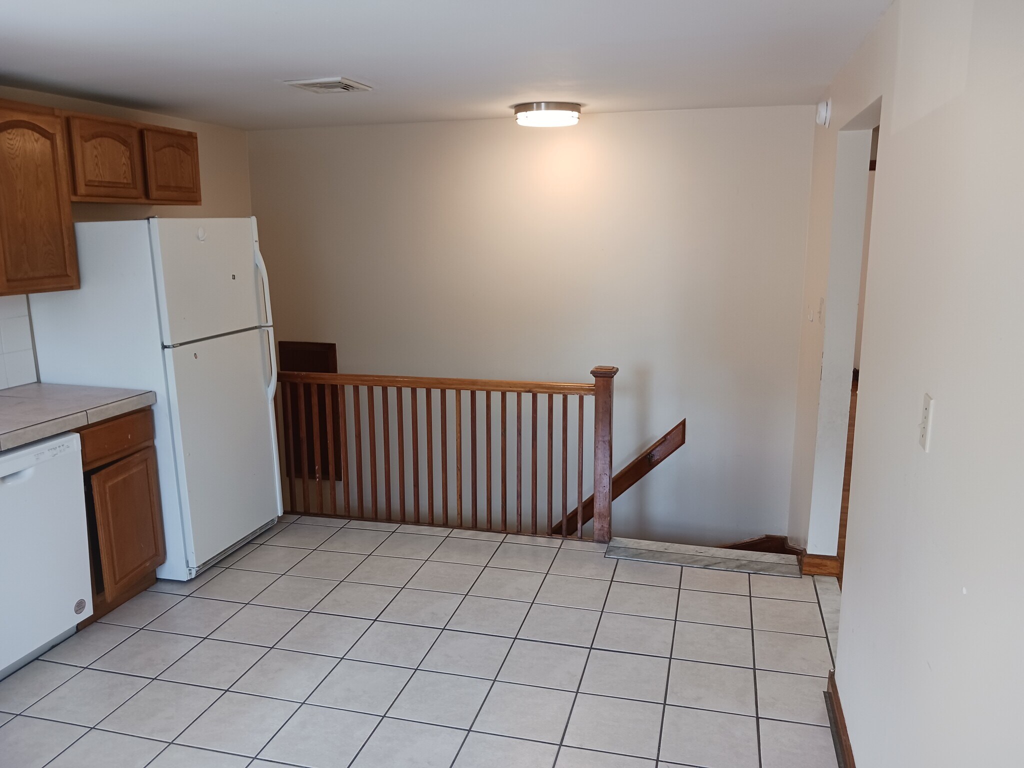 Building Photo - 213 Suffolk Ave