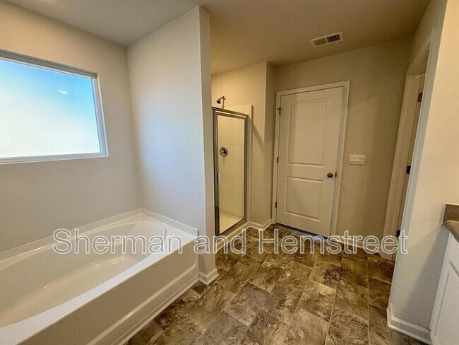 Building Photo - 248 Expedition Dr