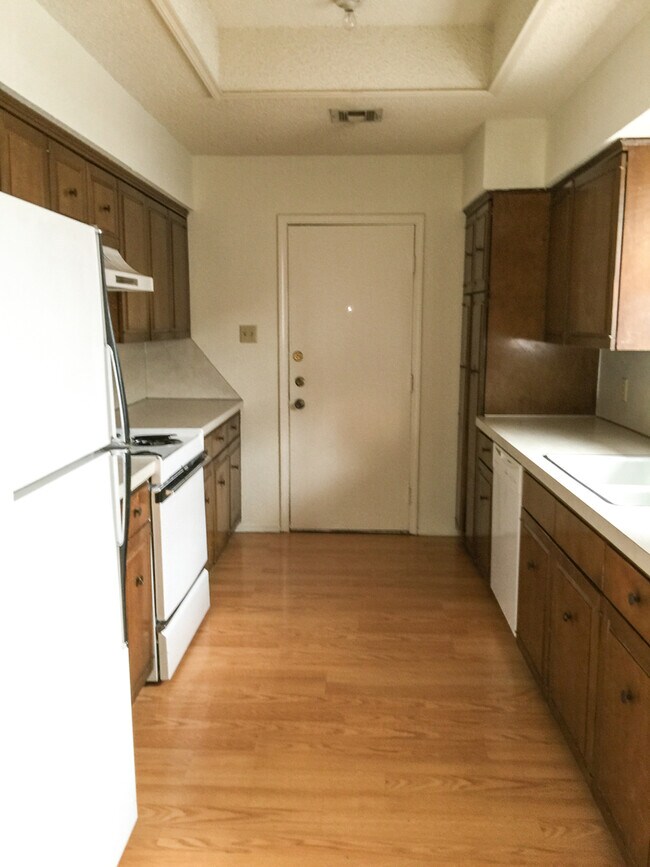 Building Photo - Duplex