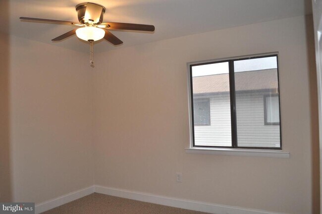 Building Photo - 4141 Meadowland Ct