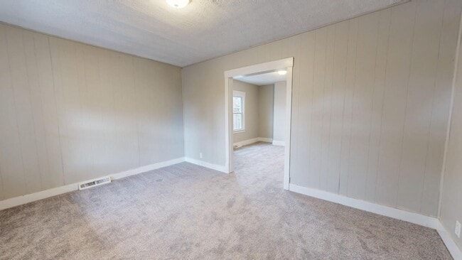 Building Photo - Stockyards Area - 2 Bedrooms - Single Fami...