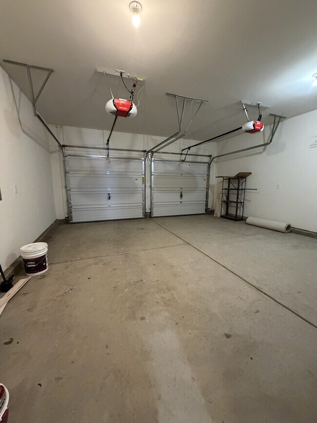 Building Photo - 3549 Saddlebrook Dr