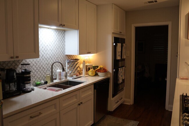 Building Photo - Overton Park home for Lease