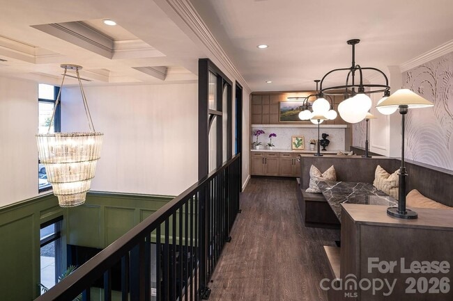 Building Photo - 2025 Cleveland Ave