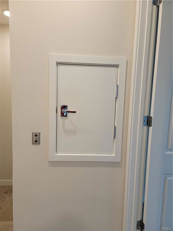 Building Photo - 325 Doheny Way