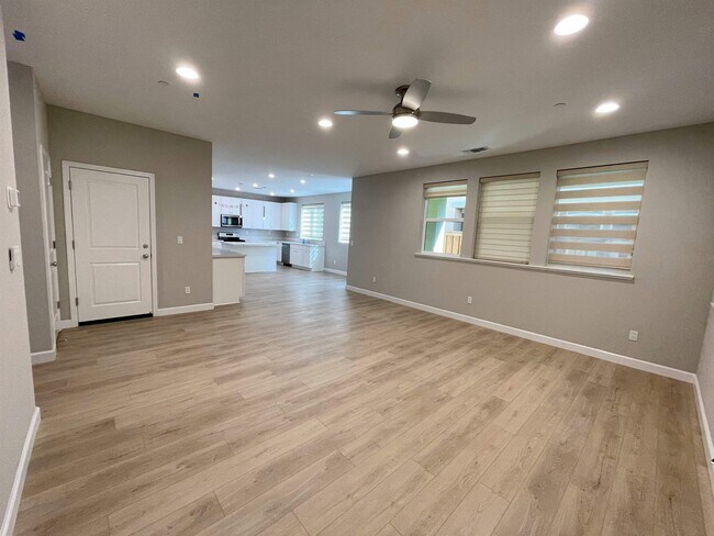 Building Photo - 1887 Orfanos Ranch Dr