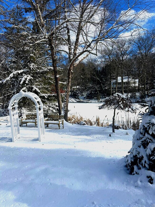 Building Photo - 2A Cherry Ln