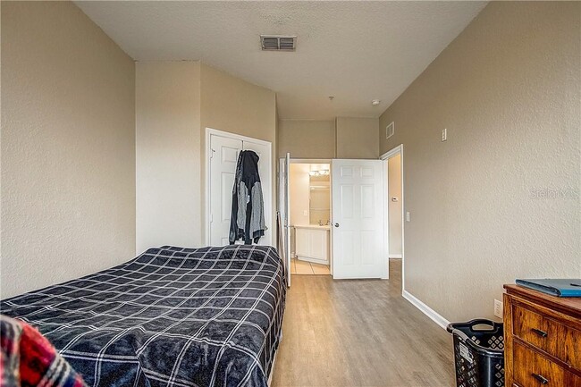 Building Photo - 8630 Buccilli Dr