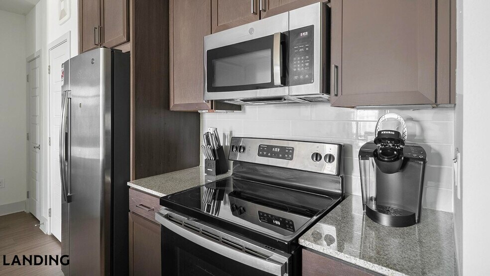 Building Photo - 698 Basilica Bay Dr