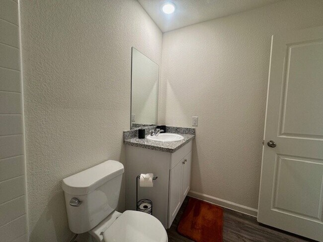 Building Photo - 1 Yr New 3 BR 2BA in Chaparral Terrace w/ ...