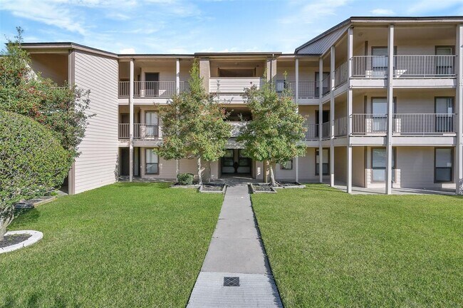 Building Photo - 207 Lakeview Terrace