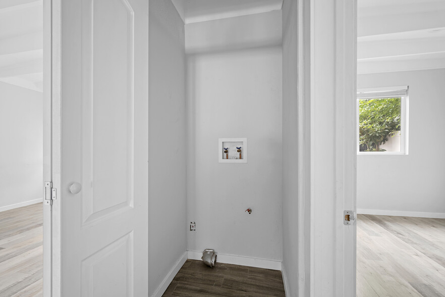 Building Photo - 7726 Le Berthon St